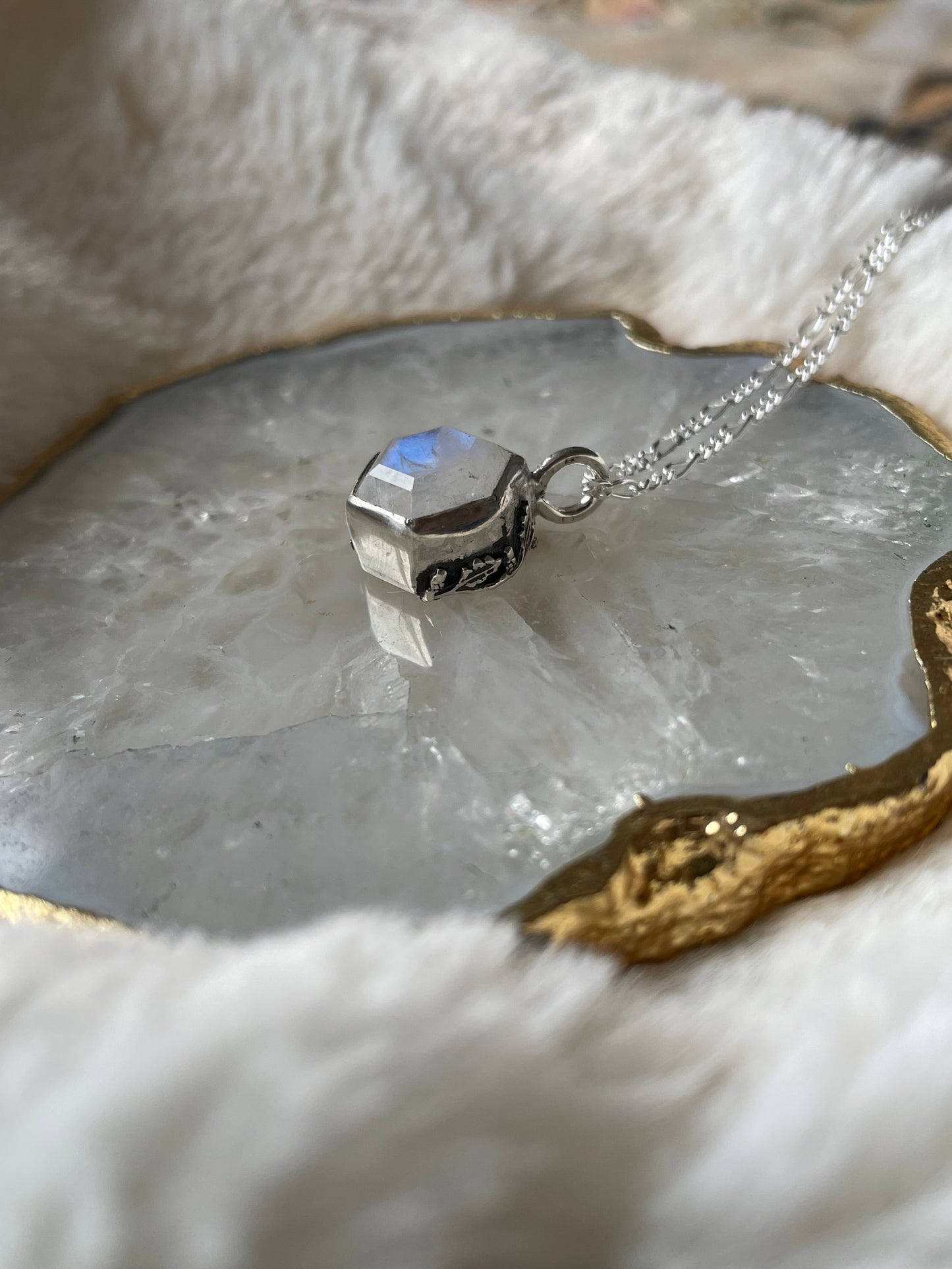 Small reliquary pendant with oak leaf detail