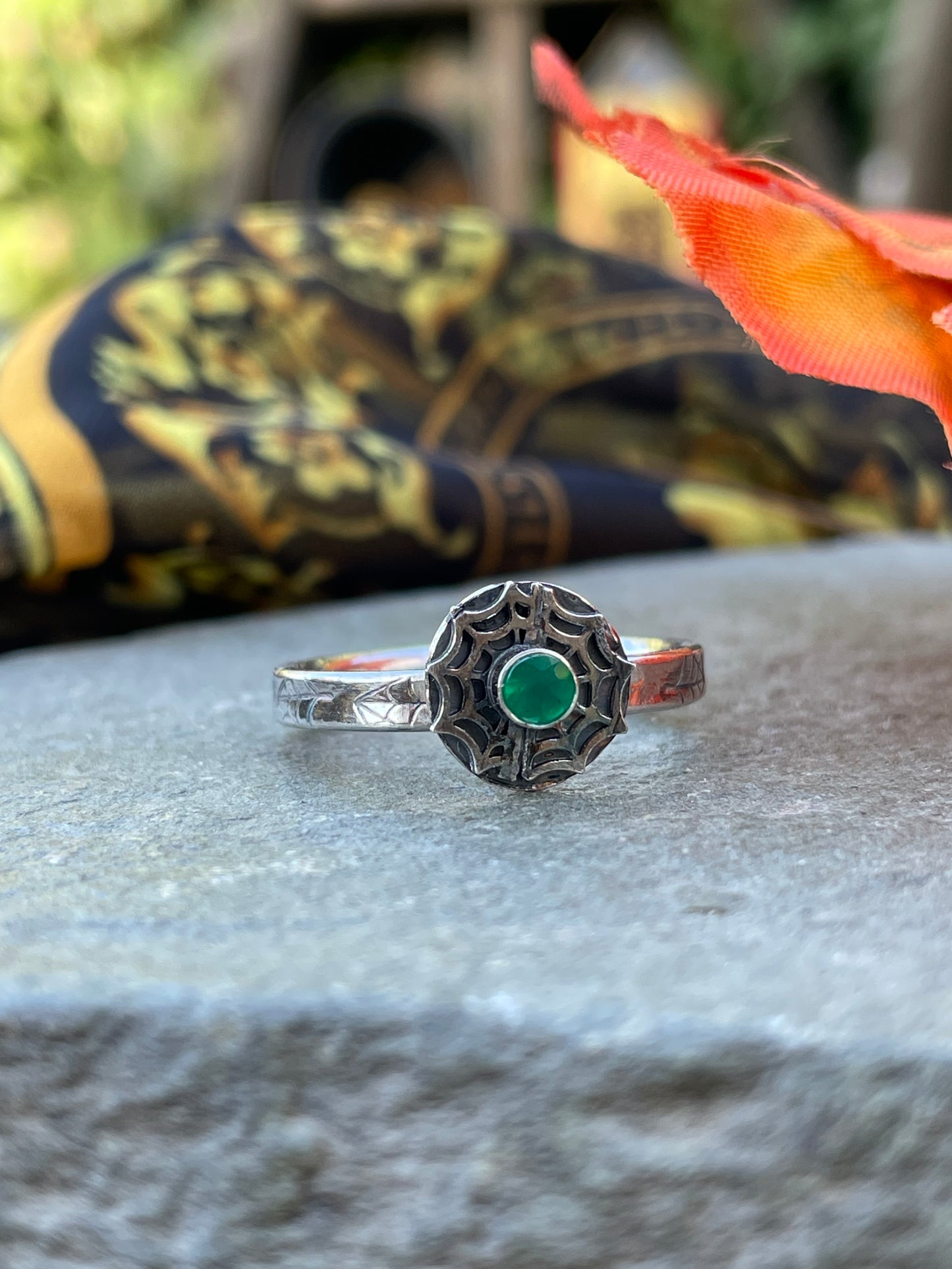 Round web ring