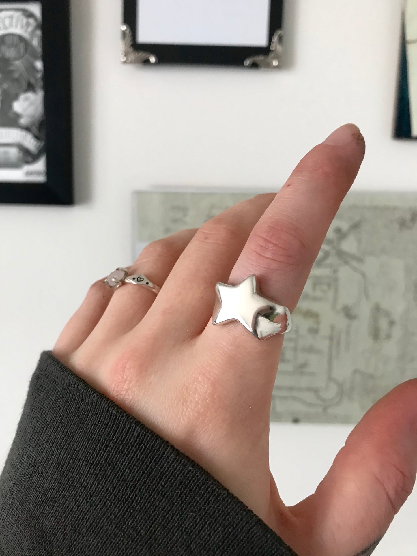 Star signet ring