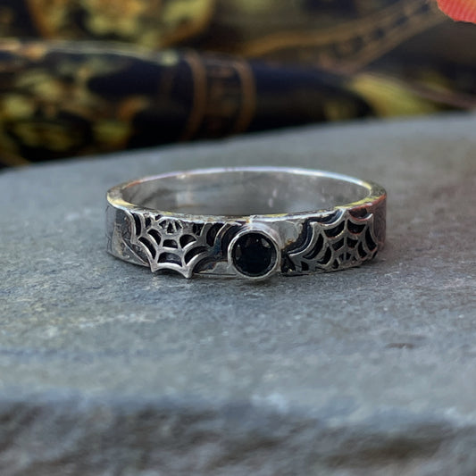 Double cobweb ring