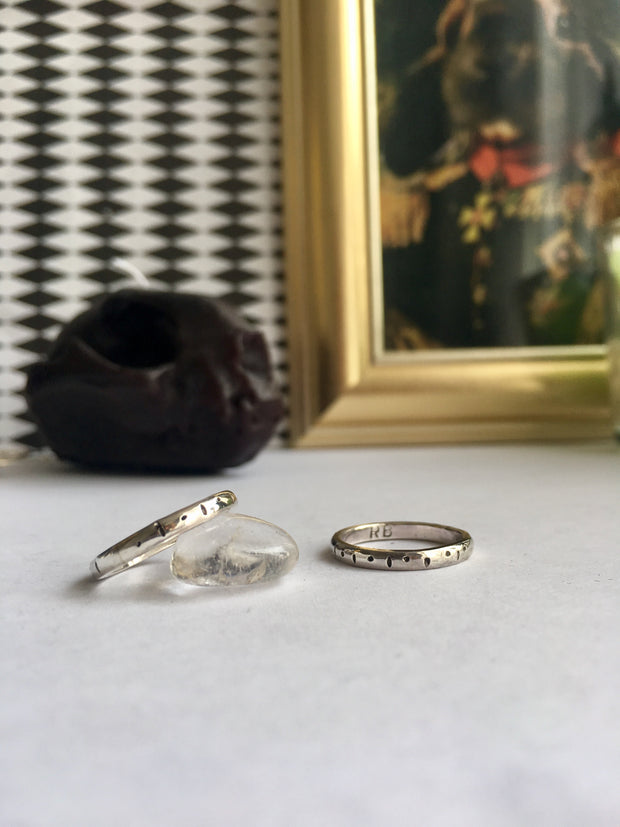 Bamboo textured midi ring