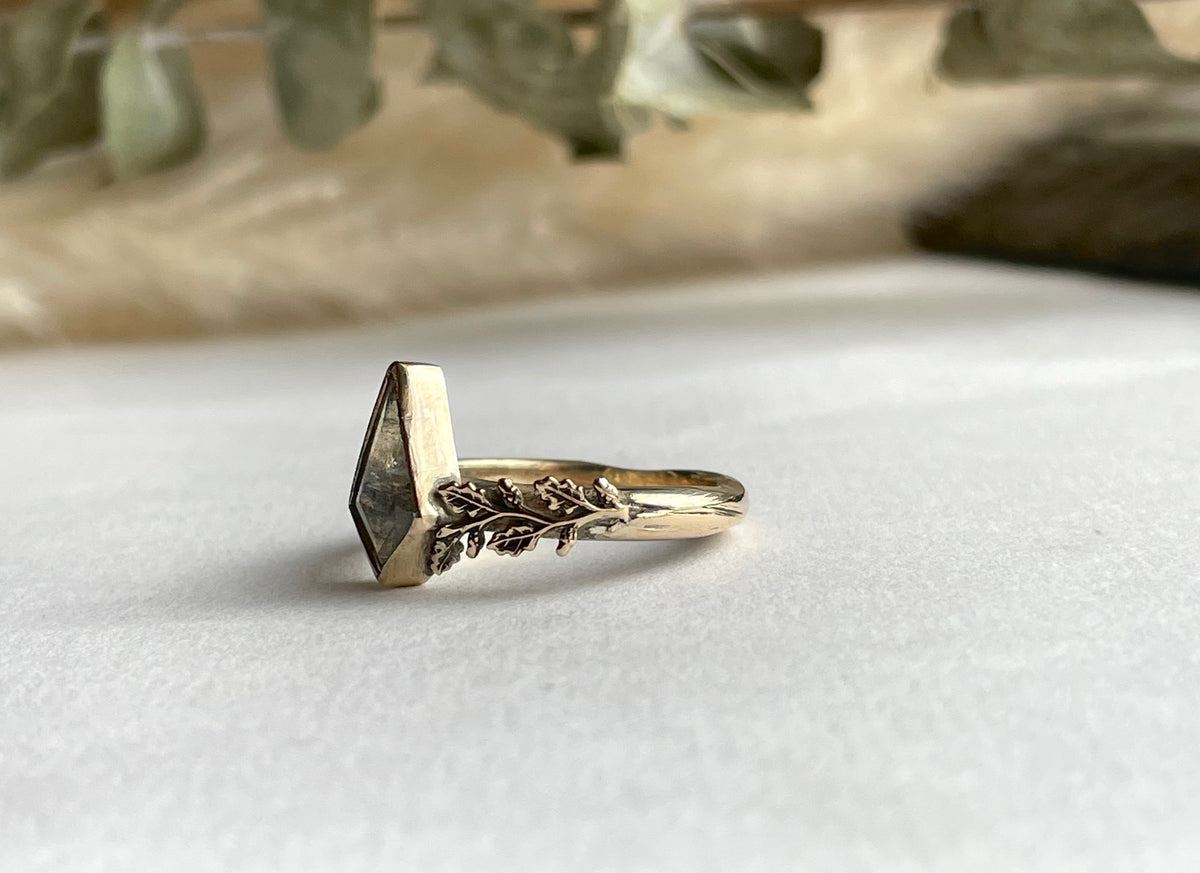 Nix - 9ct yellow gold