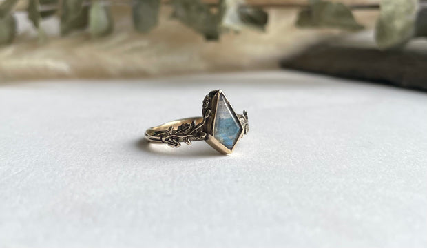 Nix - 9ct yellow gold