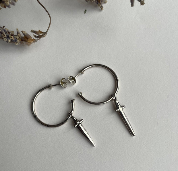 Dagger hoops