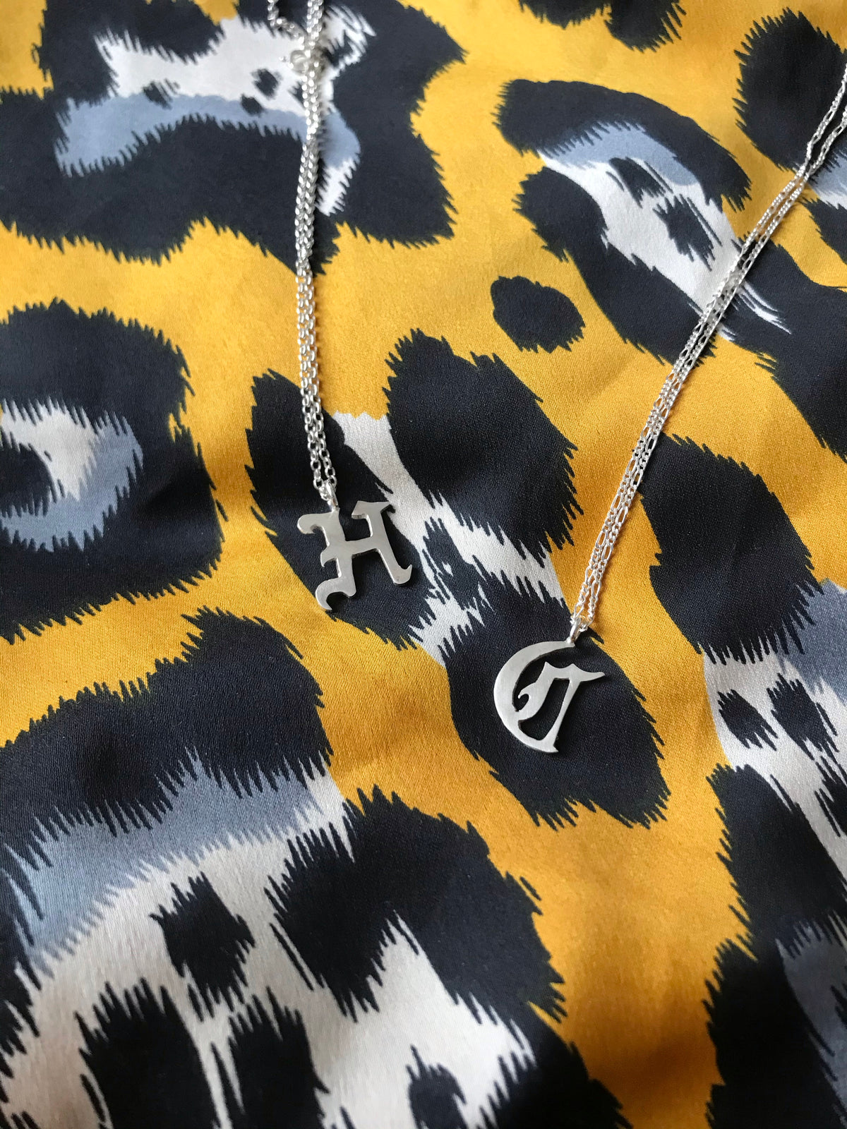 Initial pendant