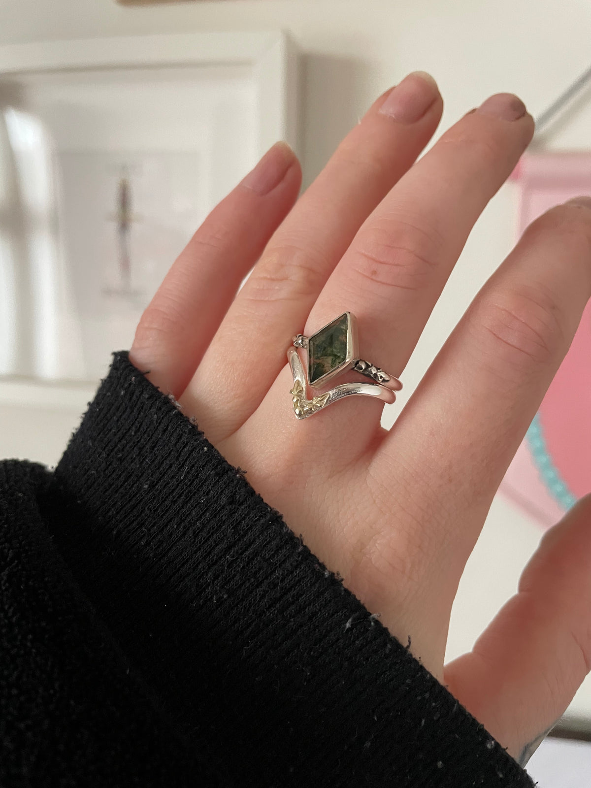 Exaggerated wishbone ft gold