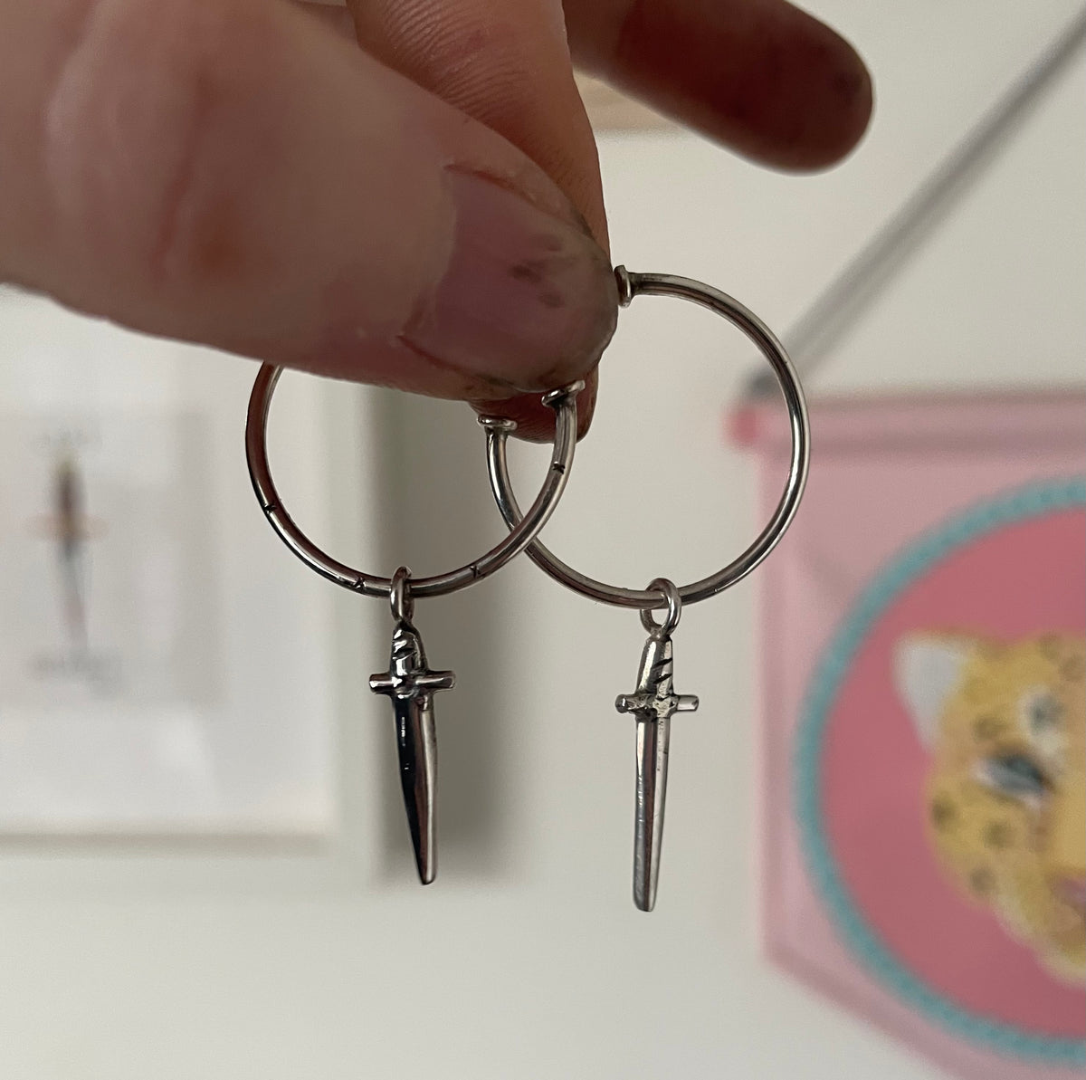 Dagger hoops